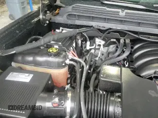 ✅ 2018 Chevrolet Silverado 1500 High Country • VIN: 3GCUKTEC5JG638273 • Lot: 82707955. Wystawiony na Copart z przebiegiem 90 093 mil. Bezpłatny archiwum sprzedaży aukcyjnych z USA i szczegółowy raport historii pojazdu na DreamBid. Zdjęcie 13.