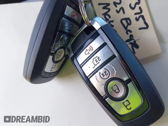 ✅ 2025 Ford Escape ST-Line Select • VIN: 1FMCU9NA7SUB69186 • Lot: 44964845. Listed on IAAI with 1,809 mi. Free auction sales archive from the USA and detailed vehicle history report at DreamBid. Image 11.