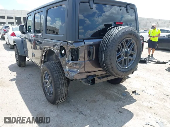 ✅ 2025 Jeep Wrangler Willys • VIN: 1C4PJXDN6SW544626 • Lot: 42698191. Listed on IAAI with 1,492 mi. Free auction sales archive from the USA and detailed vehicle history report at DreamBid. Image 6.