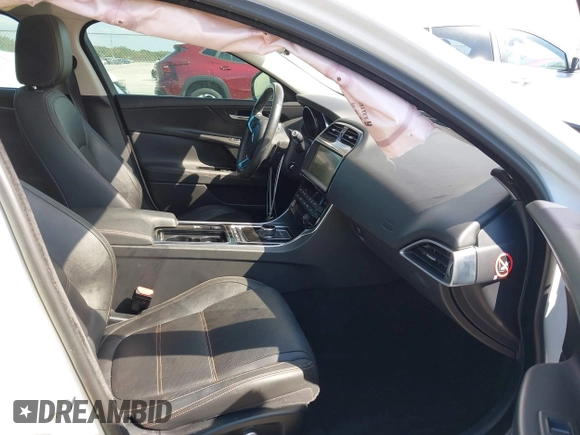 ✅ 2019 Jaguar XE 25t Prestige • VIN: SAJAE4FX4KCP49744 • Lot: 43387718. Wystawiony na IAAI z przebiegiem 91 381 mil. Bezpłatny archiwum sprzedaży aukcyjnych z USA i szczegółowy raport historii pojazdu na DreamBid. Zdjęcie 5.