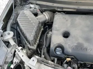 ✅ 2018 Chevrolet Traverse LT Cloth • VIN: 1GNERGKW4JJ265092 • Лот: 71537025. Опубликован ранее на Copart с пробегом 113 973 миль. Бесплатный доступ к архиву аукционных продаж из США и подробный отчёт об истории автомобиля на DreamBid. Изображение 16.