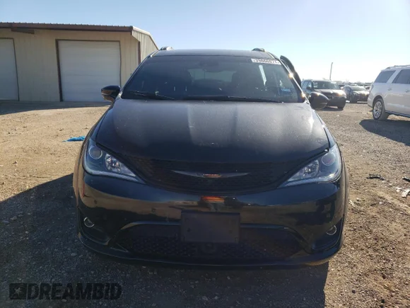 ✅ 2019 Chrysler Pacifica Limited • VIN: 2C4RC1GG1KR581637 • Лот: 79866974. Опубліковано раніше на Copart з пробігом 42 938 миль. Безкоштовний доступ до архіву аукціонних продажів зі США та докладний звіт про історію автомобіля на DreamBid. Зображення 5.