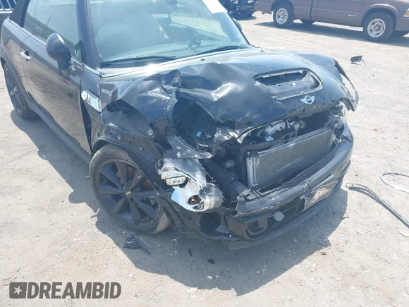 ✅ 2013 MINI Convertible S • VIN: WMWZP3C59DT550746 • Лот: 39538986. Опубліковано раніше на IAAI з пробігом 59 934 миль. Безкоштовний доступ до архіву аукціонних продажів зі США та докладний звіт про історію автомобіля на DreamBid. Зображення 6.