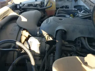 ✅ 2002 Chevrolet Silverado 2500HD • VIN: 1GCHK29U82E248890 • Lot: 43280406. Wystawiony na IAAI z przebiegiem 114 545 mil. Bezpłatny archiwum sprzedaży aukcyjnych z USA i szczegółowy raport historii pojazdu na DreamBid. Zdjęcie 19.