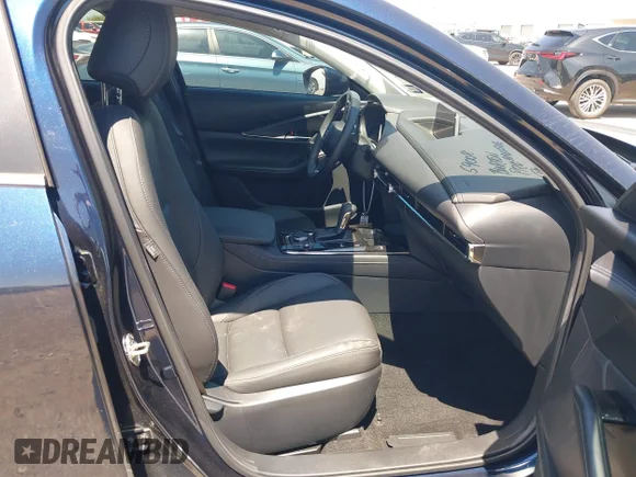 ✅ 2025 Mazda CX-30 S Preferred • VIN: 3MVDMBCM2SM752944 • Лот: 43113077. Опубліковано раніше на IAAI з пробігом 15 063 миль. Безкоштовний доступ до архіву аукціонних продажів зі США та докладний звіт про історію автомобіля на DreamBid. Зображення 5.