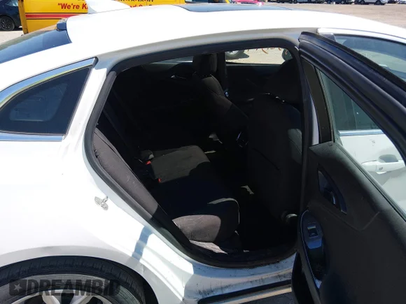 ✅ 2022 Chevrolet Malibu LT • VIN: 1G1ZD5ST3NF116676 • Lot: 45251420. Wystawiony na IAAI z przebiegiem 61 805 mil. Bezpłatny archiwum sprzedaży aukcyjnych z USA i szczegółowy raport historii pojazdu na DreamBid. Zdjęcie 8.