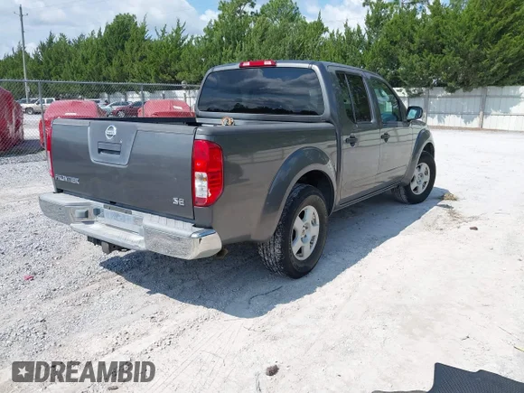 ✅ 2005 Nissan Frontier SE • VIN: 1N6AD07U65C422388 • Lot: 42948520. Wystawiony na IAAI z przebiegiem 131 182 mil. Bezpłatny archiwum sprzedaży aukcyjnych z USA i szczegółowy raport historii pojazdu na DreamBid. Zdjęcie 4.