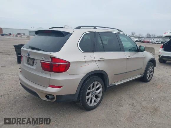✅ 2013 BMW X5 xDrive35i • VIN: 5UXZV4C50D0G54432 • Лот: 44350232. Опубликован ранее на IAAI с пробегом 108 846 миль. Бесплатный доступ к архиву аукционных продаж из США и подробный отчёт об истории автомобиля на DreamBid. Изображение 4.