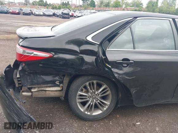 ✅ 2016 Toyota Camry SE • VIN: 4T1BF1FKXGU571452 • Lot: 44968180. Wystawiony na IAAI z przebiegiem 142 468 mil. Bezpłatny archiwum sprzedaży aukcyjnych z USA i szczegółowy raport historii pojazdu na DreamBid. Zdjęcie 6.