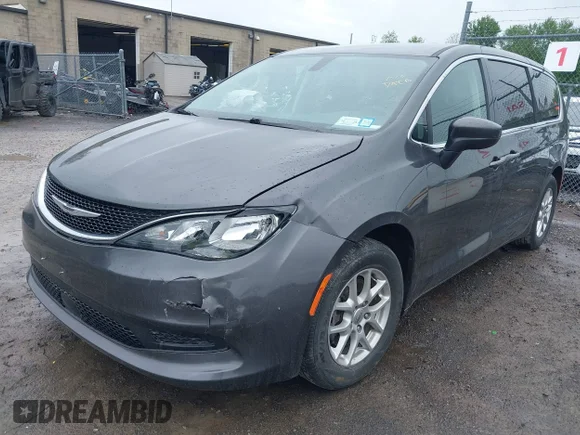 ✅ 2022 Chrysler Voyager LX • VIN: 2C4RC1CG4NR229873 • Lot: 42332363. Wystawiony na IAAI z przebiegiem 27 576 mil. Bezpłatny archiwum sprzedaży aukcyjnych z USA i szczegółowy raport historii pojazdu na DreamBid. Zdjęcie 2.