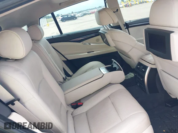 ✅ 2011 BMW 5 Series 550i Gran Turismo xDrive • VIN: WBASP4C53BC341538 • Лот: 43119294. Опубликован ранее на IAAI с пробегом Не указан. Бесплатный доступ к архиву аукционных продаж из США и подробный отчёт об истории автомобиля на DreamBid. Изображение 8.