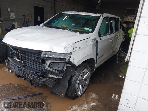 ✅ 2021 Chevrolet Suburban High Country • VIN: 1GNSKGKL8MR164026 • Lot: 44495392. Wystawiony na IAAI z przebiegiem 98 125 mil. Bezpłatny archiwum sprzedaży aukcyjnych z USA i szczegółowy raport historii pojazdu na DreamBid. Zdjęcie 2.