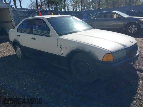✅ 1992 BMW 3 Series • VIN: WBACB3319NFE02570 • Lot: 44698495. Listed on IAAI with 233,468 mi. Free auction sales archive from the USA and detailed vehicle history report at DreamBid. Image 1.