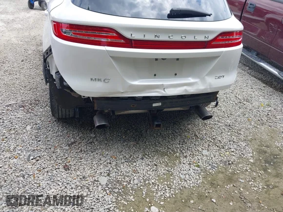 ✅ 2017 Lincoln MKC Reserve • VIN: 5LMCJ3C96HUL19390 • Лот: 45488429. Опубліковано раніше на IAAI з пробігом 112 937 миль. Безкоштовний доступ до архіву аукціонних продажів зі США та докладний звіт про історію автомобіля на DreamBid. Зображення 6.