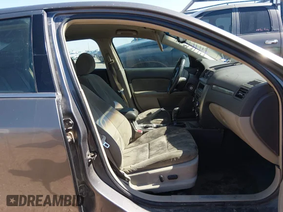✅ 2011 Ford Fusion Hybrid • VIN: 3FADP0L33BR141592 • Lot: 45331667. Wystawiony na IAAI z przebiegiem 183 983 mil. Bezpłatny archiwum sprzedaży aukcyjnych z USA i szczegółowy raport historii pojazdu na DreamBid. Zdjęcie 5.