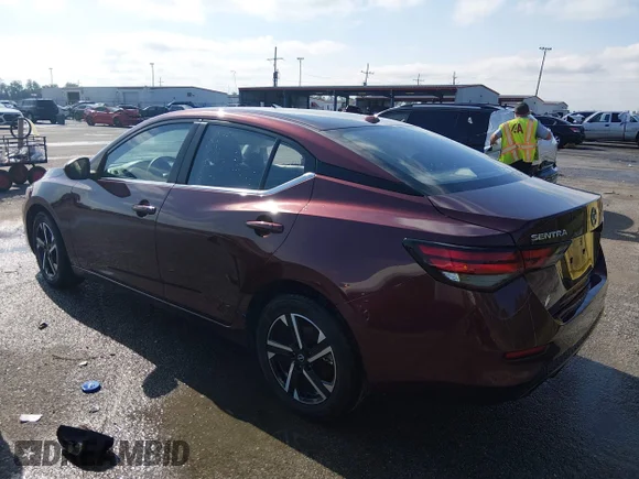 ✅ 2024 Nissan Sentra SV • VIN: 3N1AB8CV2RY336663 • Lot: 45083054. Wystawiony na IAAI z przebiegiem 41 308 mil. Bezpłatny archiwum sprzedaży aukcyjnych z USA i szczegółowy raport historii pojazdu na DreamBid. Zdjęcie 3.