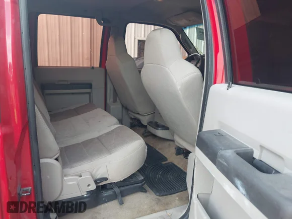 ✅ 2008 Ford F-250 XL • VIN: 1FTSW215X8ED86275 • Lot: 42750266. Wystawiony na IAAI z przebiegiem 294 768 mil. Bezpłatny archiwum sprzedaży aukcyjnych z USA i szczegółowy raport historii pojazdu na DreamBid. Zdjęcie 8.