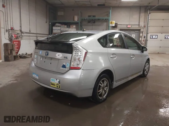 ✅ 2011 Toyota Prius III • VIN: JTDKN3DU8B0298034 • Lot: 45207469. Wystawiony na IAAI z przebiegiem 284 171 mil. Bezpłatny archiwum sprzedaży aukcyjnych z USA i szczegółowy raport historii pojazdu na DreamBid. Zdjęcie 4.