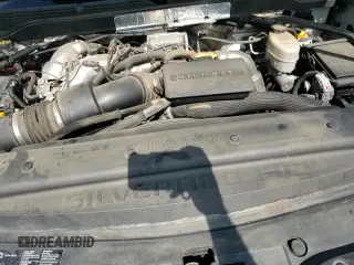 2017 Chevrolet Silverado 3500HD LTZ z VIN 1GC4K0EY2HF228603, wystawiony jako Copart lot #67511545 z przebiegiem 111 898 mil mil oraz Szkoda całkowita • Salvage title. Historia ofert i sprzedaży dostępna na DreamBid. Obrazek 13.