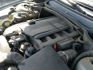 ✅ 2005 BMW 3 Series 325i • VIN: WBAEV33485KX12062 • Lot: 42505071. Wystawiony na IAAI z przebiegiem 135 363 mil. Bezpłatny archiwum sprzedaży aukcyjnych z USA i szczegółowy raport historii pojazdu na DreamBid. Zdjęcie 19.