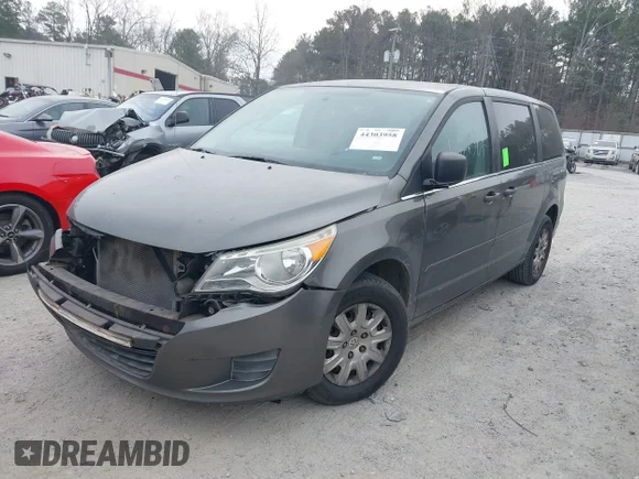 ✅ 2010 Volkswagen Routan S • VIN: 2V4RW4D10AR407247 • Лот: 44303958. Опубліковано раніше на IAAI з пробігом 124 598 миль. Безкоштовний доступ до архіву аукціонних продажів зі США та докладний звіт про історію автомобіля на DreamBid. Зображення 2.