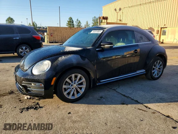 ✅ 2019 Volkswagen Beetle SE • VIN: 3VWJD7AT1KM719605 • Lot: 76351065. Wystawiony na Copart z przebiegiem Nie podano. Bezpłatny archiwum sprzedaży aukcyjnych z USA i szczegółowy raport historii pojazdu na DreamBid. Zdjęcie 1.