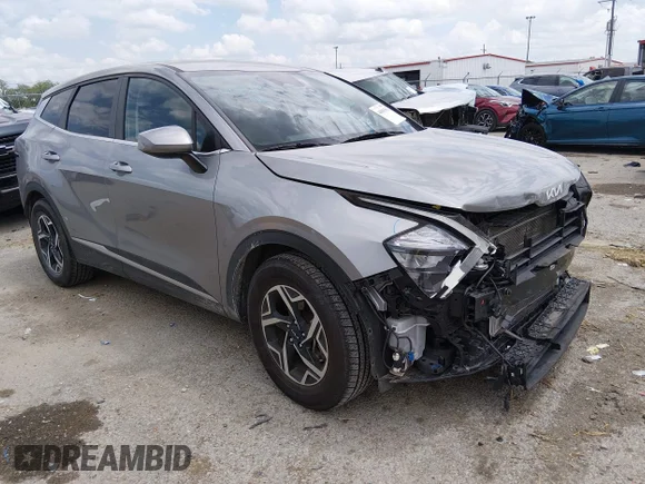 ✅ 2023 Kia Sportage LX • VIN: KNDPU3AF8P7156974 • Лот: 44881563. Опубліковано раніше на IAAI з пробігом 43 961 миль. Безкоштовний доступ до архіву аукціонних продажів зі США та докладний звіт про історію автомобіля на DreamBid. Зображення 1.