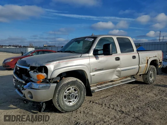✅ 2006 GMC Sierra 2500HD SLE2 • VIN: 1GTHK23286F117305 • Lot: 99010975. Listed on Copart with 211,193 mi. Free auction sales archive from the USA and detailed vehicle history report at DreamBid. Image 1.