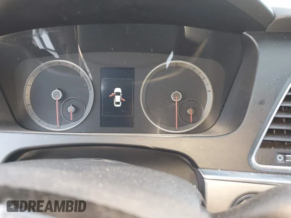 ✅ 2015 Hyundai Sonata Sport • VIN: 5NPE34AB4FH132095 • Lot: 44292201. Wystawiony na IAAI z przebiegiem Nie podano. Bezpłatny archiwum sprzedaży aukcyjnych z USA i szczegółowy raport historii pojazdu na DreamBid. Zdjęcie 7.