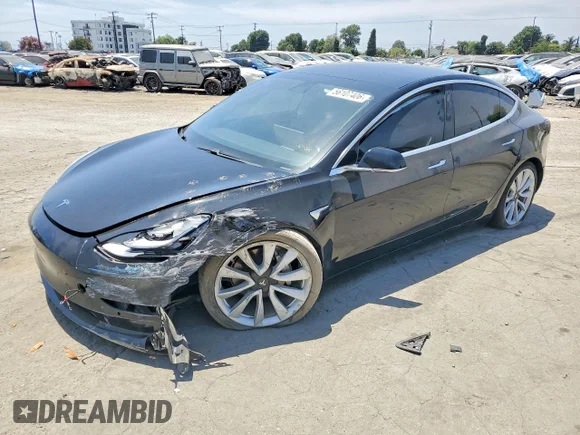 ✅ 2020 Tesla Model 3 Standard Range Plus • VIN: 5YJ3E1EAXLF645489 • Lot: 56107406. Wystawiony na Copart z przebiegiem 40 662 mil. Bezpłatny archiwum sprzedaży aukcyjnych z USA i szczegółowy raport historii pojazdu na DreamBid. Zdjęcie 1.