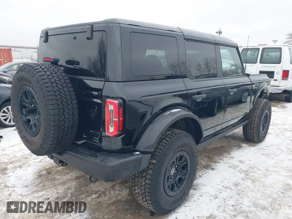 ✅ 2025 Ford Bronco Badlands • VIN: 1FMEE9BP3SLA45307 • Лот: 44334660. Опубліковано раніше на IAAI з пробігом 7 562 миль. Безкоштовний доступ до архіву аукціонних продажів зі США та докладний звіт про історію автомобіля на DreamBid. Зображення 4.