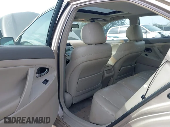 ✅ 2007 Toyota Camry CE • VIN: 4T1BE46K37U144635 • Lot: 44118733. Wystawiony na IAAI z przebiegiem 254 488 mil. Bezpłatny archiwum sprzedaży aukcyjnych z USA i szczegółowy raport historii pojazdu na DreamBid. Zdjęcie 8.