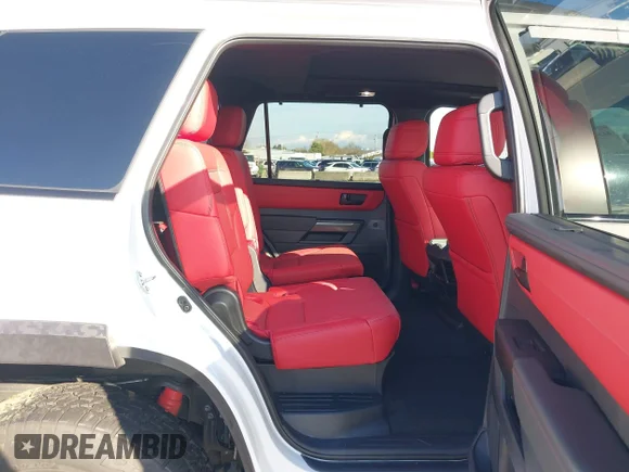 ✅ 2026 Toyota Sequoia Limited • VIN: 7SVAAABA8TX073339 • Лот: 44491069. Опубликован ранее на IAAI с пробегом 4 006 миль. Бесплатный доступ к архиву аукционных продаж из США и подробный отчёт об истории автомобиля на DreamBid. Изображение 8.