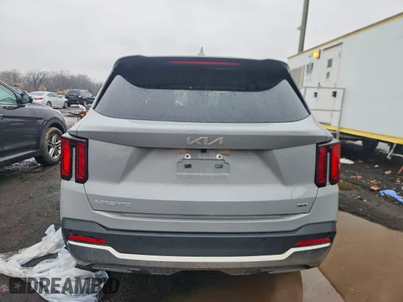 ✅ 2025 Kia Sorento S • VIN: 5XYRLDJC5SG325643 • Lot: 79309545. Listed on Copart with 18,031 mi. Free auction sales archive from the USA and detailed vehicle history report at DreamBid. Image 6.
