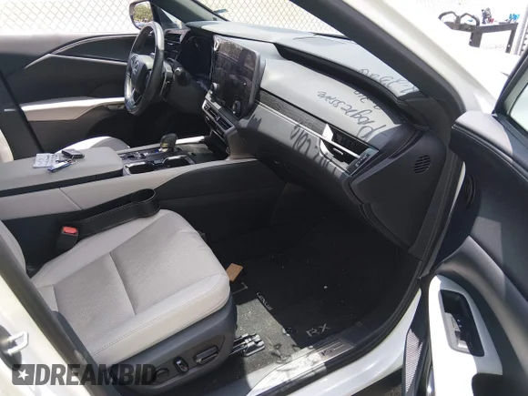 ✅ 2024 Lexus RX 350h Premium • VIN: 2T2BBMCA9RC049131 • Лот: 45167741. Опубліковано раніше на IAAI з пробігом 16 038 миль. Безкоштовний доступ до архіву аукціонних продажів зі США та докладний звіт про історію автомобіля на DreamBid. Зображення 5.