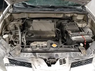 ✅ 2004 Mitsubishi Outlander LS • VIN: JA4LZ31F54U002164 • Лот: 86822794. Опубликован ранее на Copart с пробегом 267 669 миль. Бесплатный доступ к архиву аукционных продаж из США и подробный отчёт об истории автомобиля на DreamBid. Изображение 14.