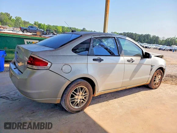 ✅ 2008 Ford Focus SE • VIN: 1FAHP35N48W216002 • Lot: 50806266. Wystawiony na Copart z przebiegiem 199 593 mil. Bezpłatny archiwum sprzedaży aukcyjnych z USA i szczegółowy raport historii pojazdu na DreamBid. Zdjęcie 3.