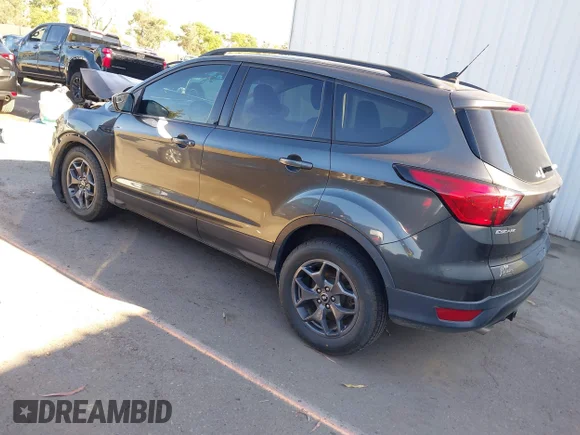 ✅ 2019 Ford Escape SE • VIN: 1FMCU9GD2KUA07621 • Lot: 44711454. Wystawiony na IAAI z przebiegiem 113 733 mil. Bezpłatny archiwum sprzedaży aukcyjnych z USA i szczegółowy raport historii pojazdu na DreamBid. Zdjęcie 3.