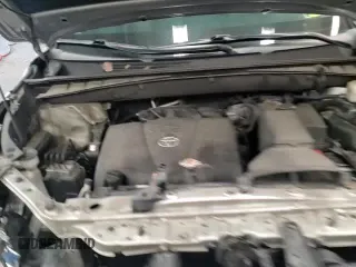 ✅ 2018 Toyota Highlander SE • VIN: 5TDJZRFH1JS551905 • Lot: 93914065. Wystawiony na Copart z przebiegiem 112 276 mil. Bezpłatny archiwum sprzedaży aukcyjnych z USA i szczegółowy raport historii pojazdu na DreamBid. Zdjęcie 14.