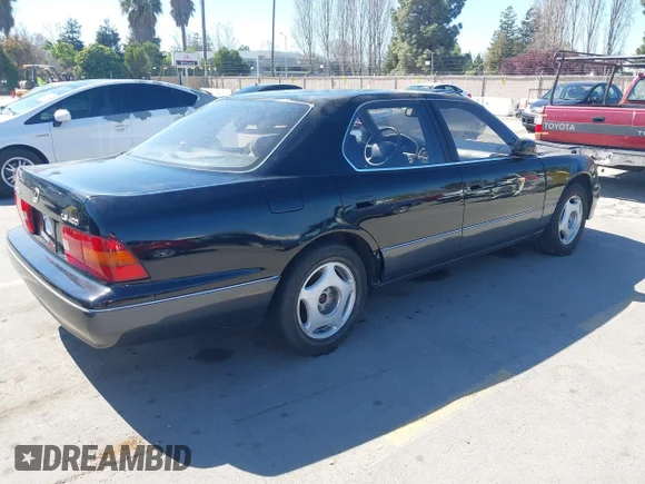 ✅ 1997 Lexus LS 400 • VIN: JT8BH28F3V0090885 • Лот: 44642890. Опубліковано раніше на IAAI з пробігом 176 653 миль. Безкоштовний доступ до архіву аукціонних продажів зі США та докладний звіт про історію автомобіля на DreamBid. Зображення 4.