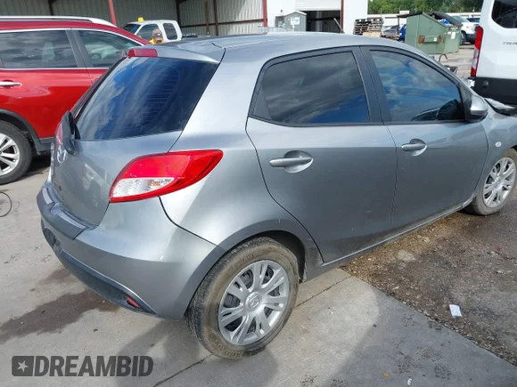 ✅ 2013 Mazda 2 Sport • VIN: JM1DE1KY8D0164467 • Лот: 42328172. Опубліковано раніше на IAAI з пробігом 88 004 миль. Безкоштовний доступ до архіву аукціонних продажів зі США та докладний звіт про історію автомобіля на DreamBid. Зображення 4.