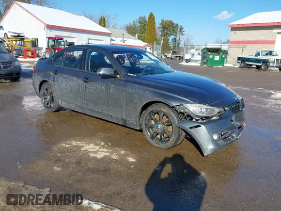 ✅ 2014 BMW 3 Series 335i xDrive • VIN: WBA3B9G54ENR91157 • Lot: 44153580. Wystawiony na IAAI z przebiegiem 113 872 mil. Bezpłatny archiwum sprzedaży aukcyjnych z USA i szczegółowy raport historii pojazdu na DreamBid. Zdjęcie 1.