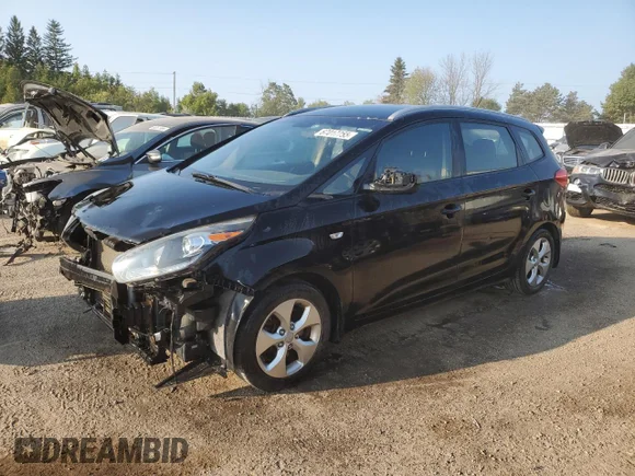 ✅ 2015 Kia Rondo LX • VIN: KNAHT8A32F7115486 • Лот: 67017755. Опубліковано раніше на Copart з пробігом 238 089 миль. Безкоштовний доступ до архіву аукціонних продажів зі США та докладний звіт про історію автомобіля на DreamBid. Зображення 1.