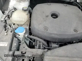 ✅ 2019 Volvo XC40 Momentum • VIN: YV4162XZ4K2012174 • Lot: 91160615. Wystawiony na Copart z przebiegiem 55 936 mil. Bezpłatny archiwum sprzedaży aukcyjnych z USA i szczegółowy raport historii pojazdu na DreamBid. Zdjęcie 14.