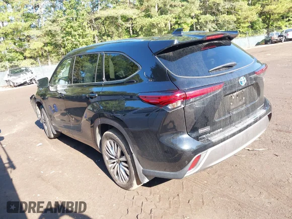 ✅ 2023 Toyota Highlander Hybrid Platinum • VIN: 5TDEBRCHXPS571959 • Lot: 43259260. Wystawiony na IAAI z przebiegiem 22 076 mil. Bezpłatny archiwum sprzedaży aukcyjnych z USA i szczegółowy raport historii pojazdu na DreamBid. Zdjęcie 3.