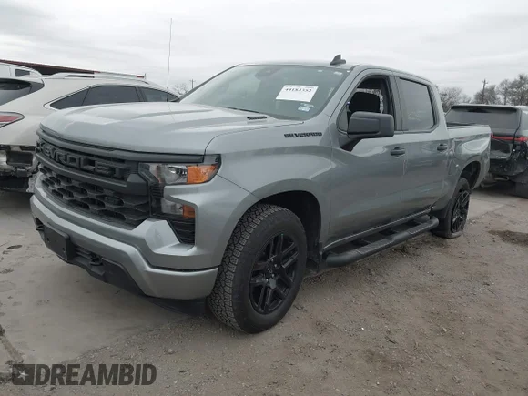 ✅ 2025 Chevrolet Silverado 1500 Custom • VIN: 1GCPABEK3SZ115238 • Lot: 44184352. Wystawiony na IAAI z przebiegiem 18 966 mil. Bezpłatny archiwum sprzedaży aukcyjnych z USA i szczegółowy raport historii pojazdu na DreamBid. Zdjęcie 2.