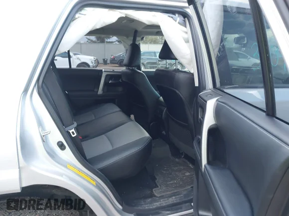✅ 2022 Toyota 4Runner SR5 Premium • VIN: JTENU5JR6N6055928 • Lot: 44123404. Wystawiony na IAAI z przebiegiem 45 802 mil. Bezpłatny archiwum sprzedaży aukcyjnych z USA i szczegółowy raport historii pojazdu na DreamBid. Zdjęcie 8.