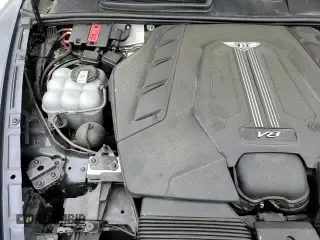 ✅ 2019 Bentley Bentayga V8 • VIN: SJAAM2ZV9KC024691 • Lot: 59217965. Listed on Copart with 33,243 mi. Free auction sales archive from the USA and detailed vehicle history report at DreamBid. Image 17.