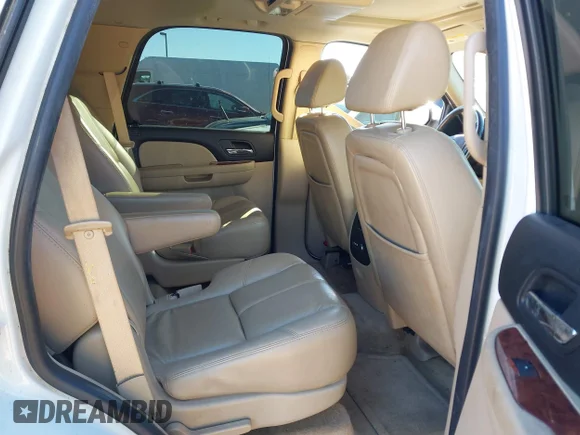 ✅ 2007 Chevrolet Tahoe LTZ • VIN: 1GNFC13JX7J129838 • Lot: 43797018. Wystawiony na IAAI z przebiegiem Nie podano. Bezpłatny archiwum sprzedaży aukcyjnych z USA i szczegółowy raport historii pojazdu na DreamBid. Zdjęcie 8.