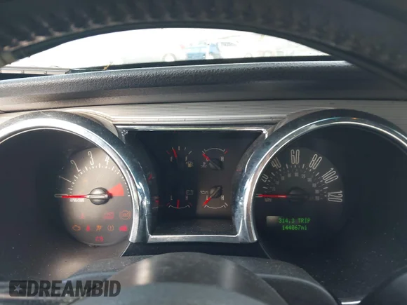 ✅ 2009 Ford Mustang • VIN: 1ZVHT84N695122311 • Lot: 45421222. Wystawiony na IAAI z przebiegiem 144 067 mil. Bezpłatny archiwum sprzedaży aukcyjnych z USA i szczegółowy raport historii pojazdu na DreamBid. Zdjęcie 7.